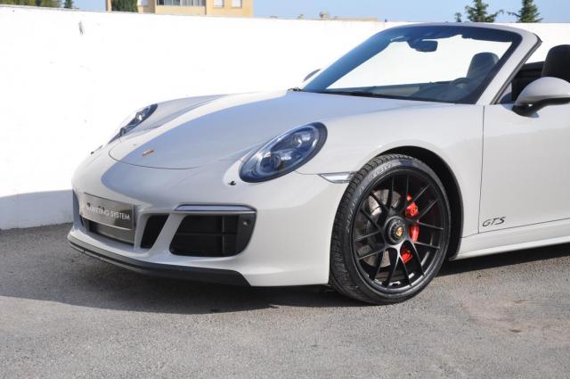 Porsche 911 image 8