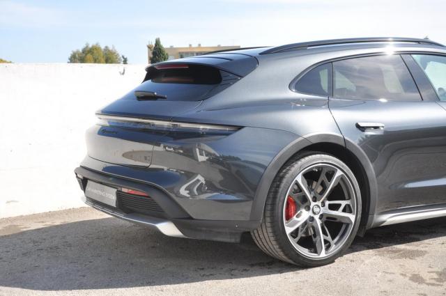 Porsche Taycan image 2