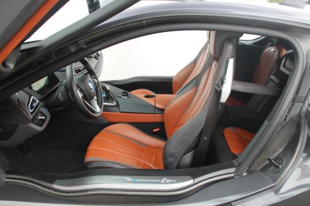 Bmw I8 image 1