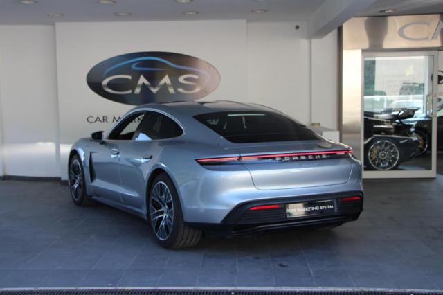 Porsche Taycan image 8
