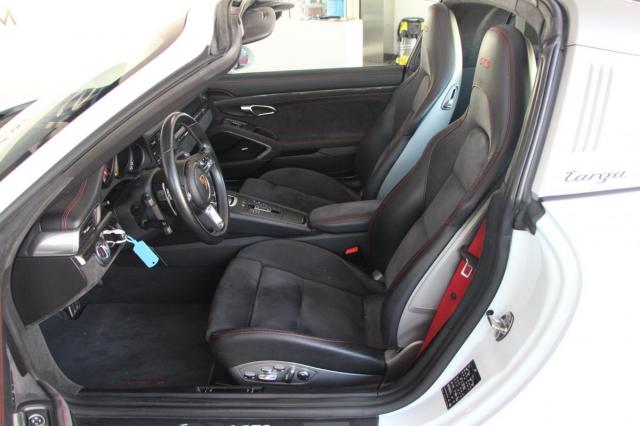 Porsche 911 image 7