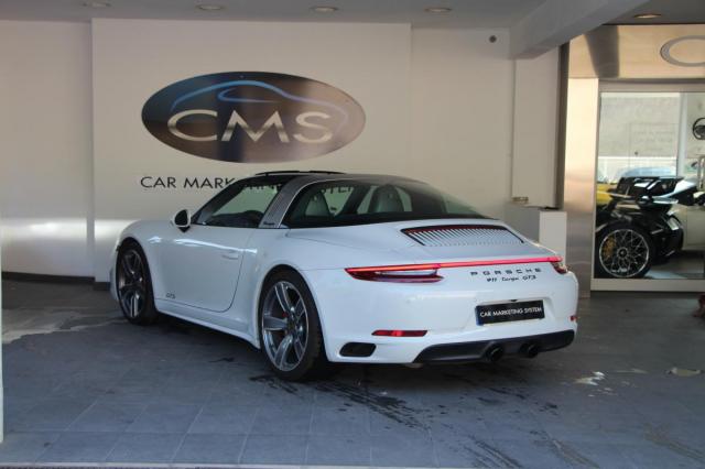 Porsche 911 image 6