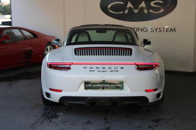 Porsche 911 image 4