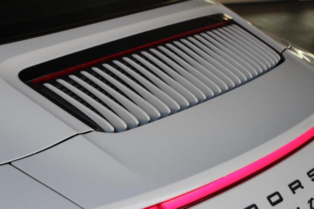 Porsche 911 image 5