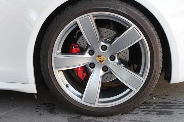Porsche 911 image 8