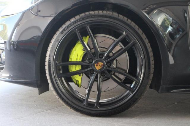 Porsche Panamera image 2