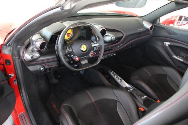 Ferrari F8 Spider image 2