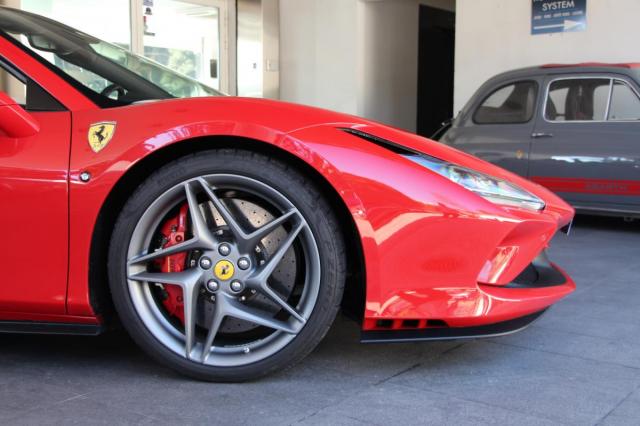 Ferrari F8 Spider image 9