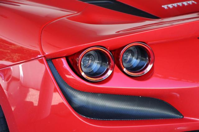 Ferrari F8 Spider image 6