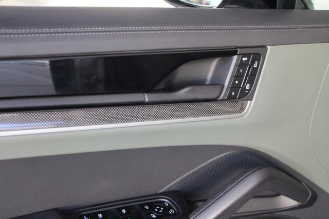 Porsche Cayenne image 6