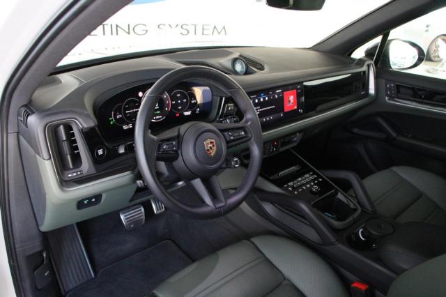 Porsche Cayenne image 3