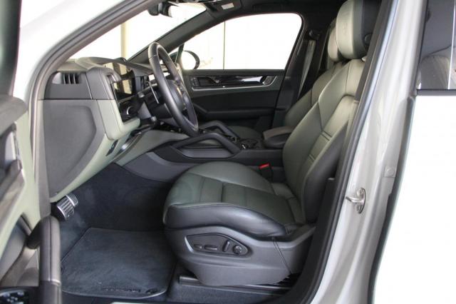 Porsche Cayenne image 4