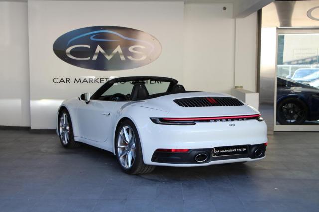 Porsche 911 image 2