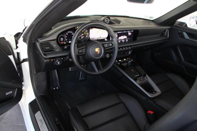 Porsche 911 image 4