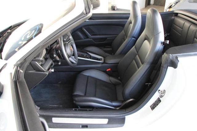 Porsche 911 image 3