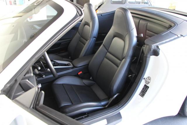 Porsche 911 image 6