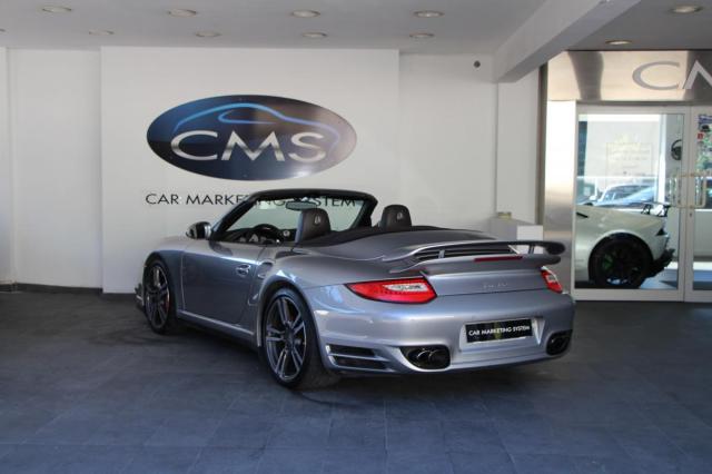 Porsche 911 image 4