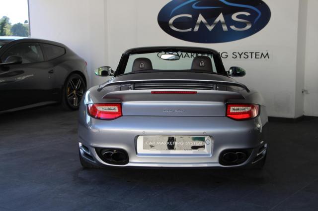 Porsche 911 image 2