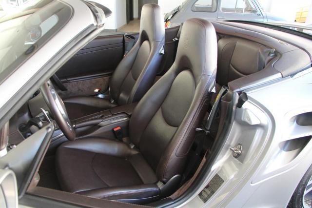 Porsche 911 image 6