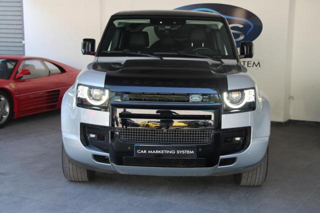 Land Rover Defender image 6