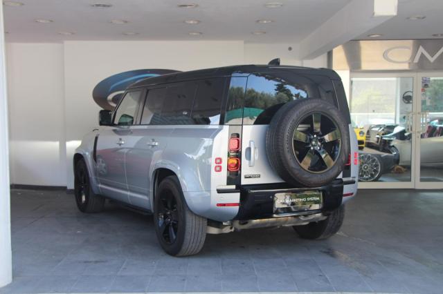 Land Rover Defender image 2