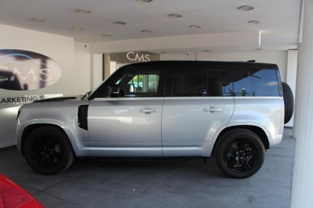 Land Rover Defender image 1
