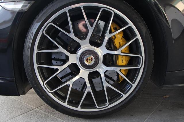 Porsche 911 image 7