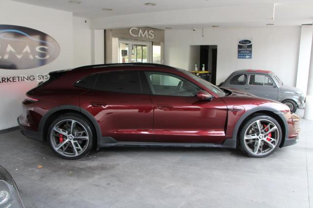 Porsche Taycan image 8