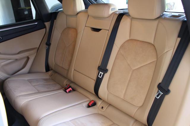Porsche Macan image 8