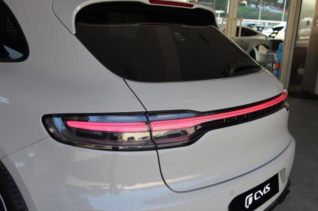 Porsche Macan image 4