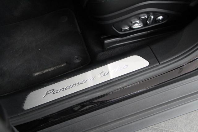 Porsche Panamera image 3