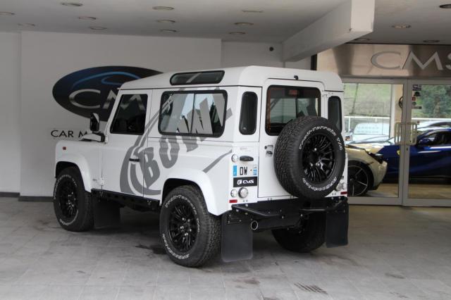 Land Rover Defender 90 image 1