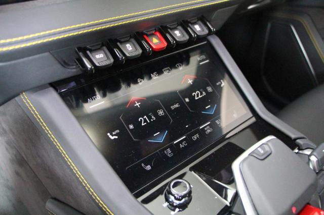 Lamborghini Urus image 9