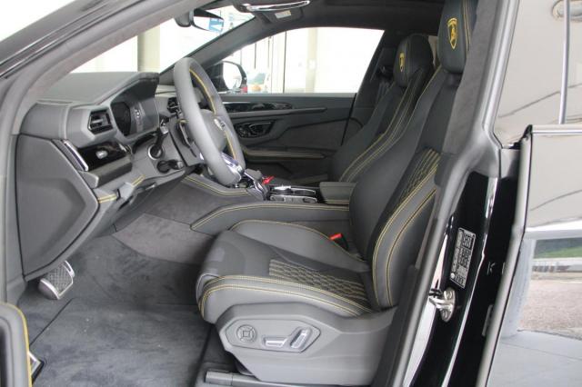 Lamborghini Urus image 8