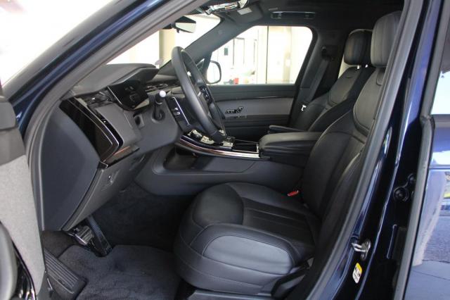 Land Rover Range Rover Sport image 8