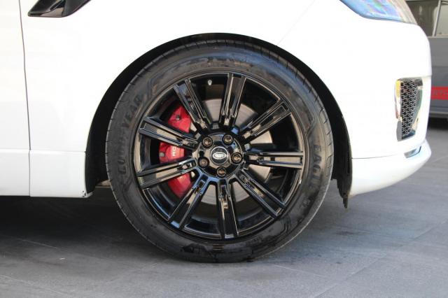 Land Rover Range Rover Sport image 9