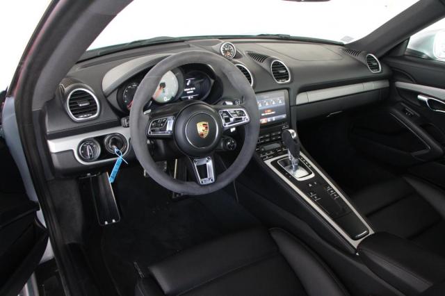 Porsche 718 Cayman image 9