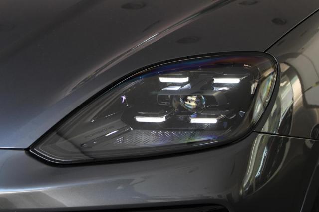Porsche Cayenne image 1