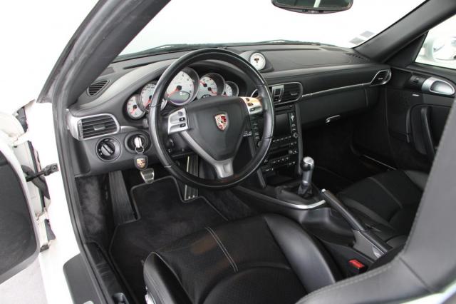 Porsche 911 image 5