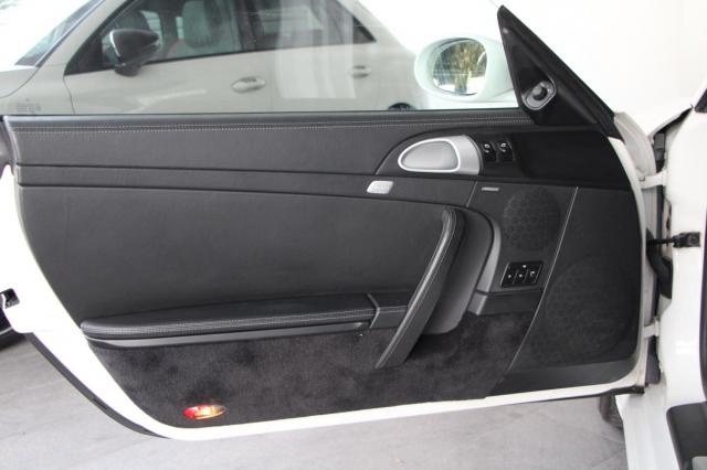 Porsche 911 image 8