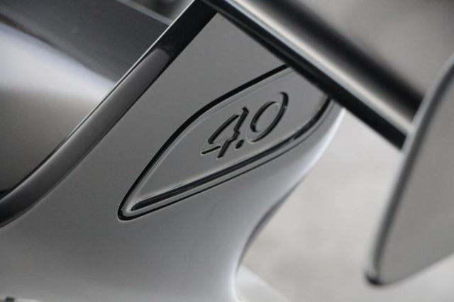 Porsche 911 image 6