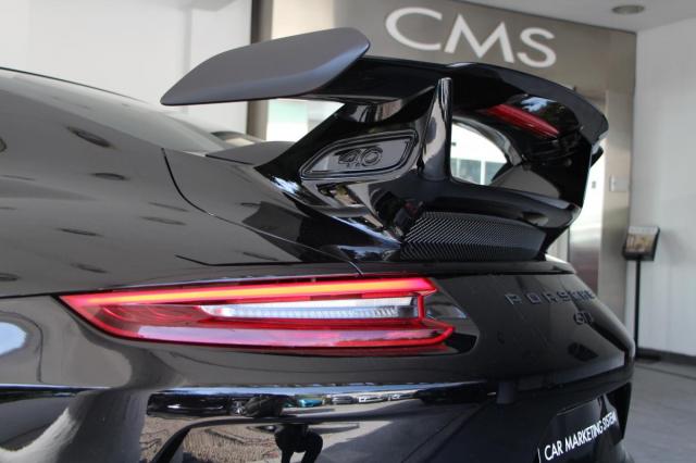 Porsche 911 image 2