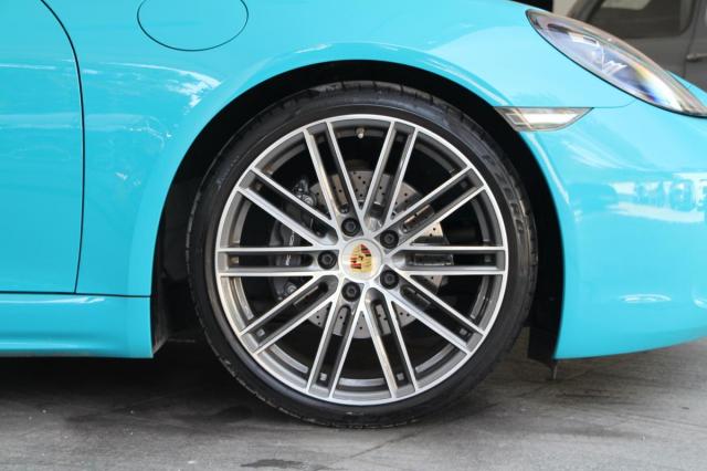 Porsche 718 Cayman image 6
