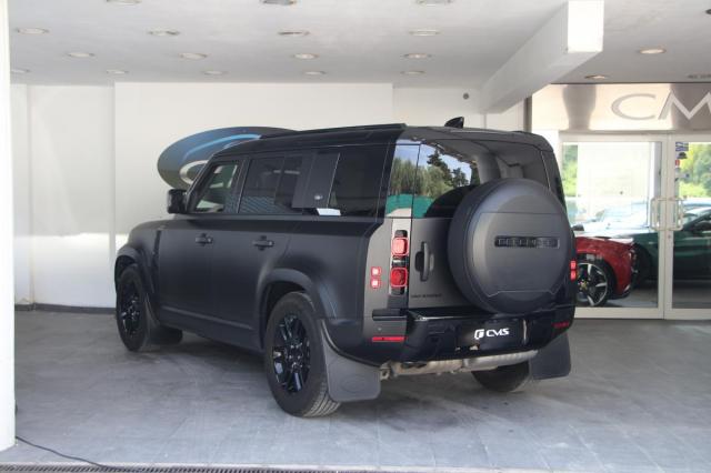 Land Rover Defender image 8