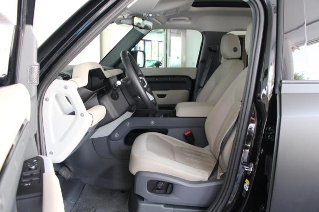 Land Rover Defender image 2