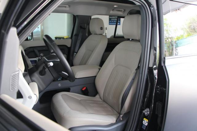 Land Rover Defender image 6