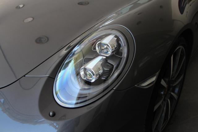 Porsche 911 image 7
