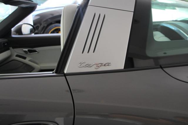 Porsche 911 image 4