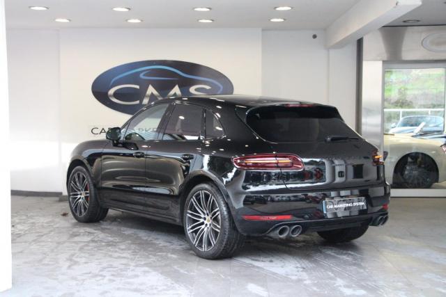 Porsche Macan image 1
