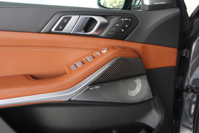 Bmw X7 image 2